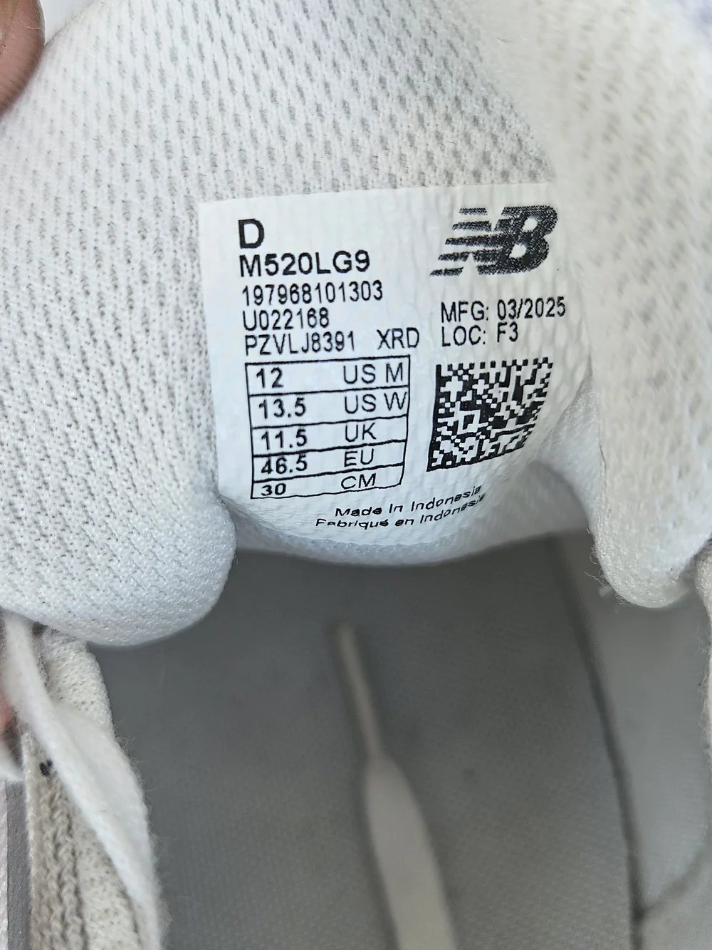 New Balance Fresh Foam 520 Men’s Running Shoes - White with Blue Accents